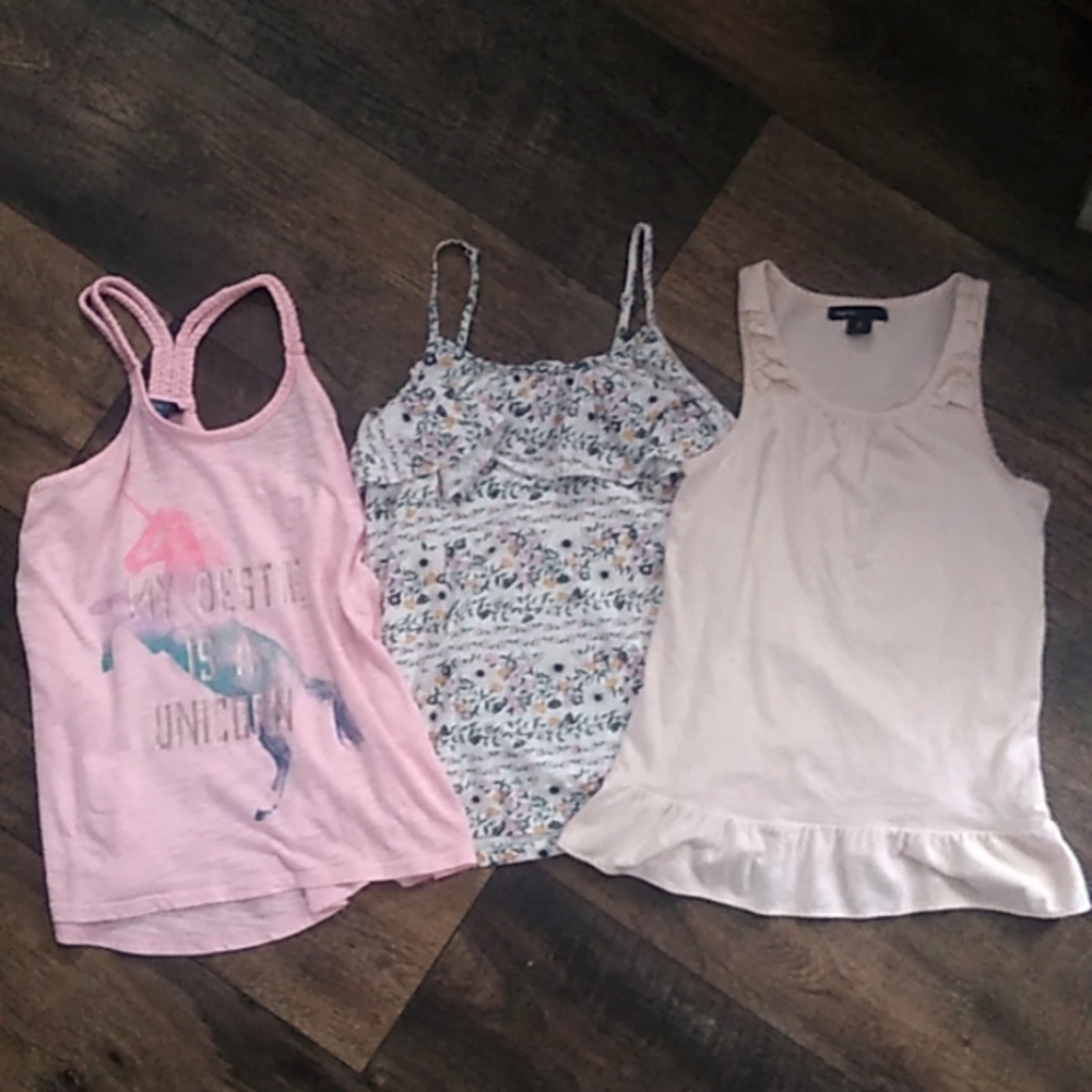 Set of girls Tank tops!